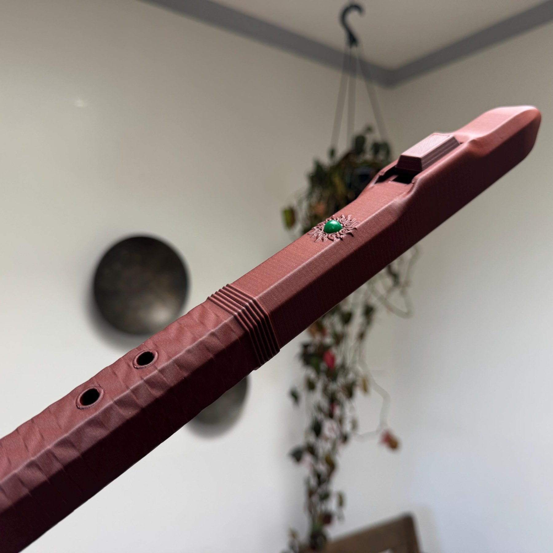 F sharp 4 flute from the side, textured lower body and ribbed band toward the mouthpiece